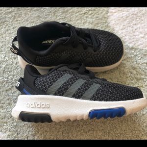 Toddler 5k Adidas like new!